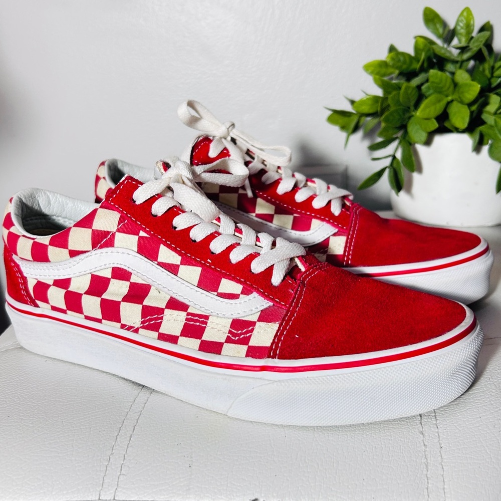 Vans Red and White Checkered Sneakers Unisex - Barely Worn
